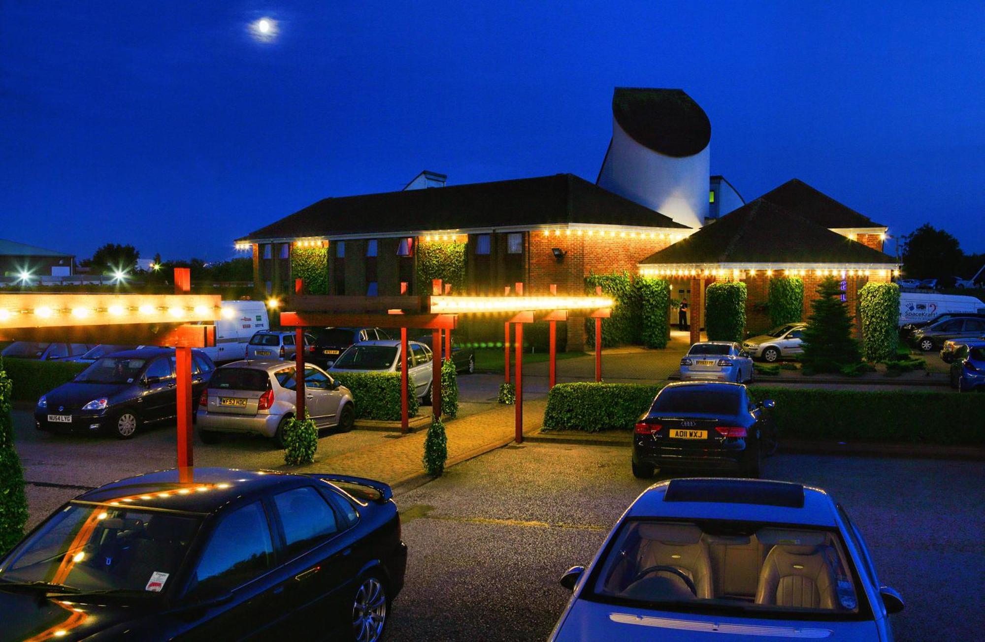 Damon'S Hotel Линкольн Экстерьер фото
